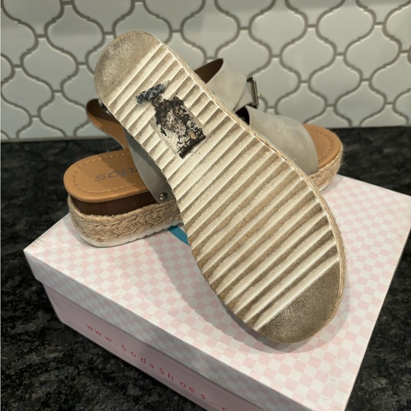 SODA Ankle Strap Sandal - Picture 3 of 4